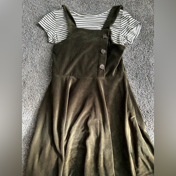 2pc Green Velvet Dress - Picture 1 of 3